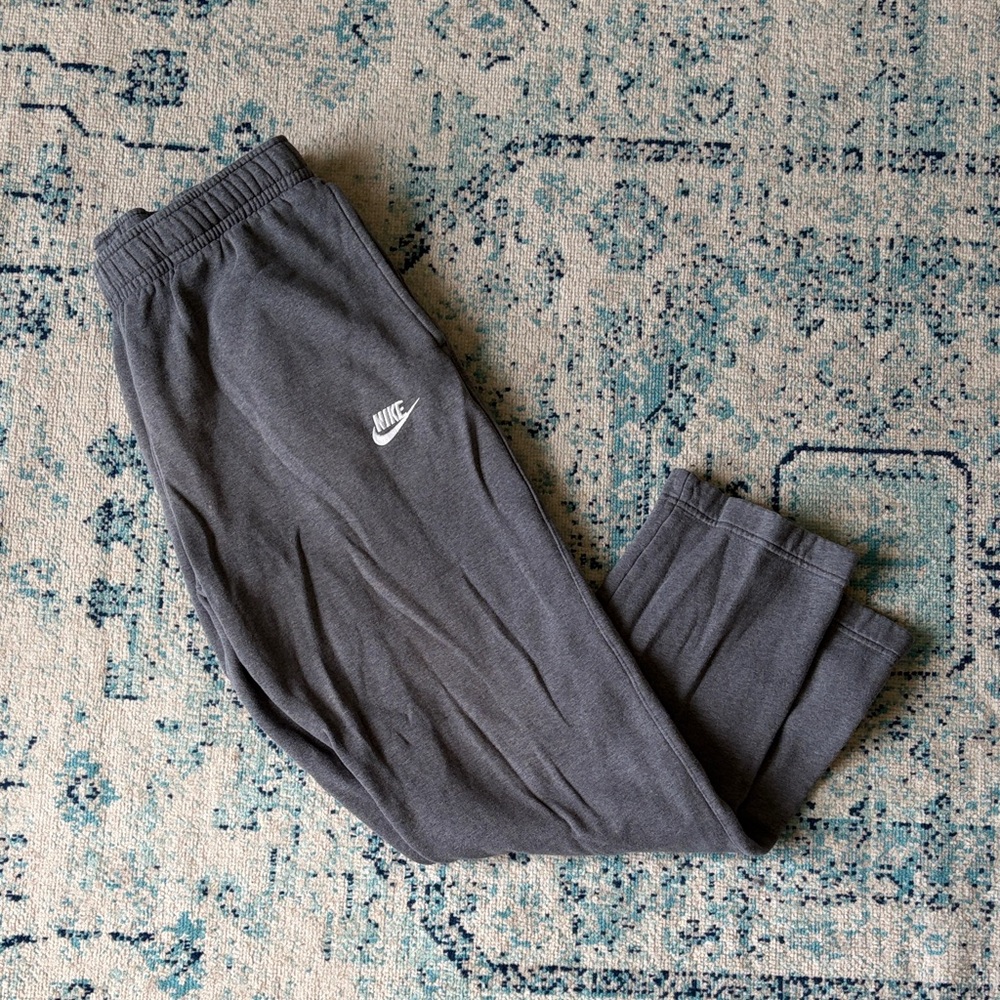 Nike Men's Dark Gray Sweats